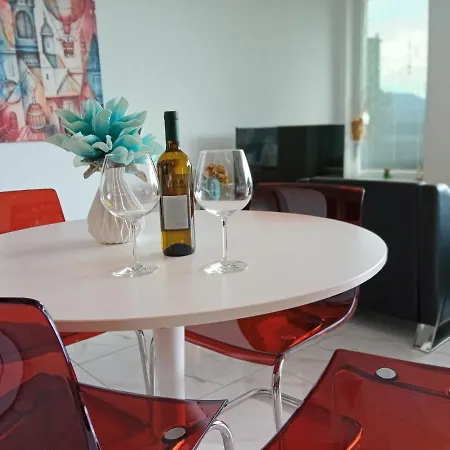 Sea La Vie Apt. Apartment *