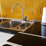 Sea La Vie Apt. 아파트 팔레오카스트리차